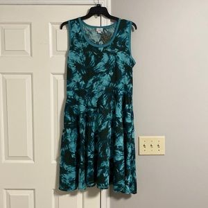LuLaRoe “Nicole” sleeveless dress